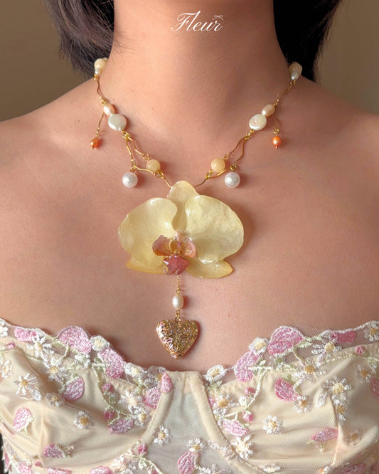 Golden Orchid Éclat Necklace